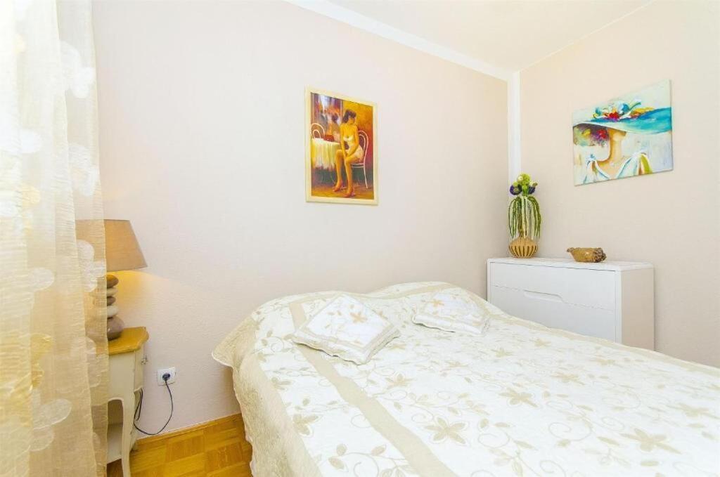 Apartments Nives Трогір Екстер'єр фото