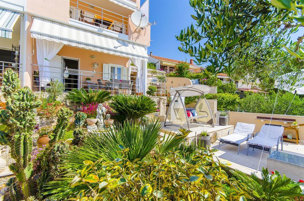 Apartments Nives Трогір Екстер'єр фото