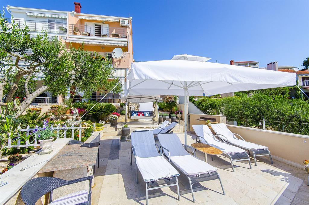 Apartments Nives Трогір Екстер'єр фото
