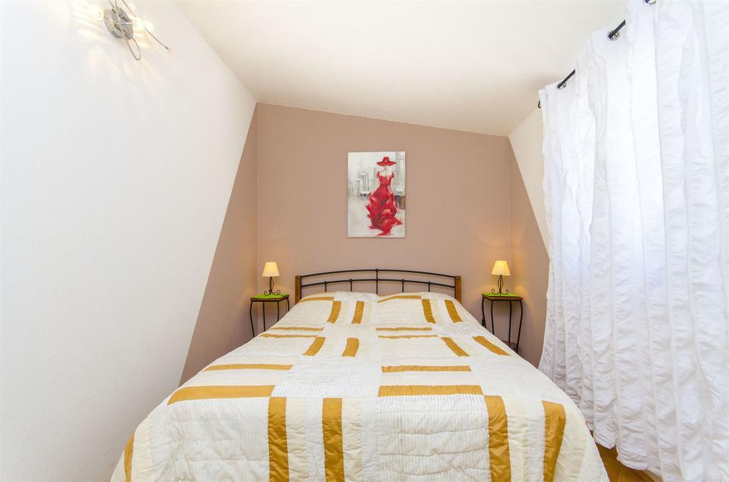 Apartments Nives Трогір Екстер'єр фото