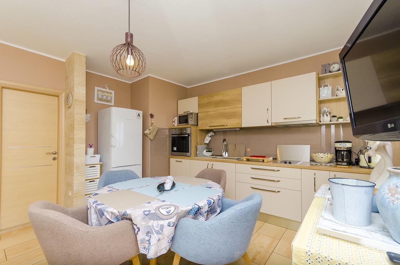 Apartments Nives Трогір Екстер'єр фото